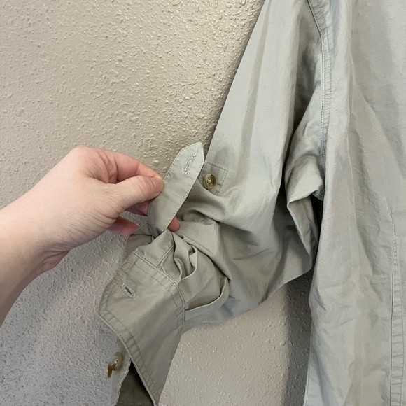 Columbia beige button down shirt with roll tab sleeves GUC size small - Picture 7 of 8